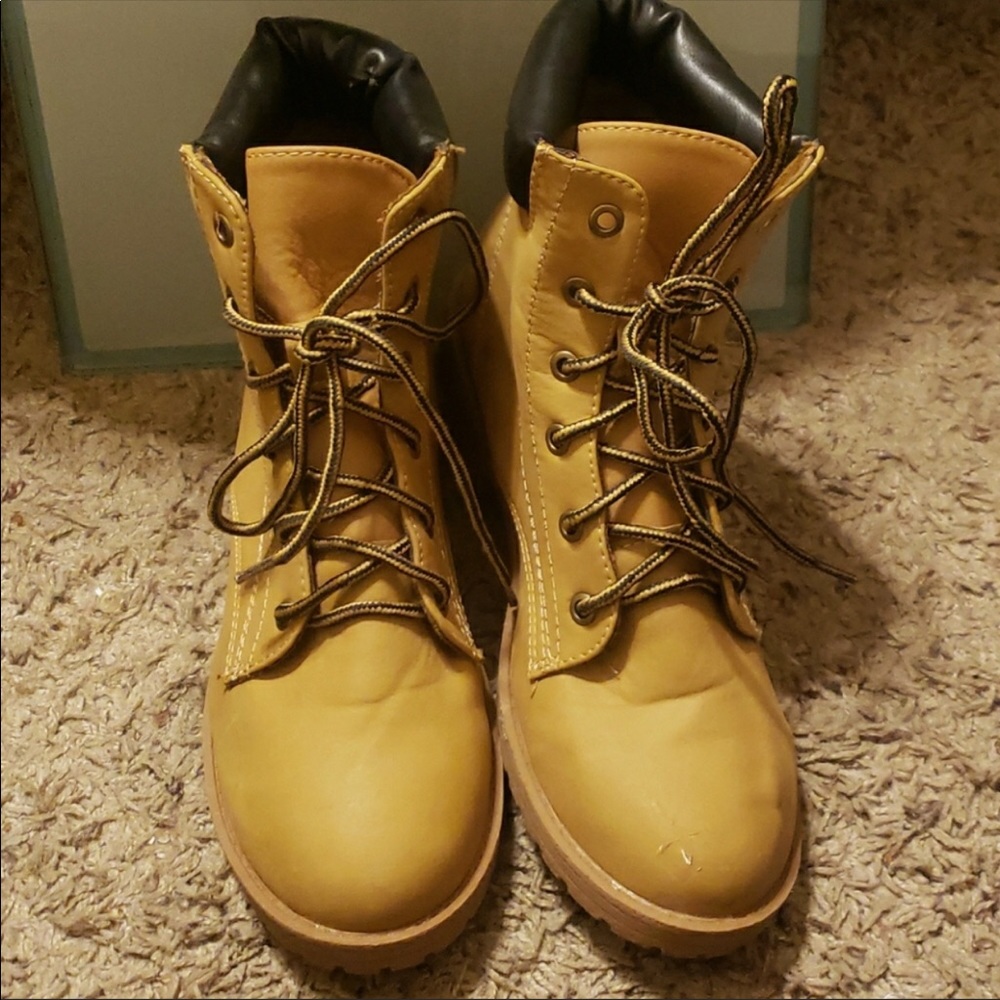 Top Moda Fashionable Boots Size 10 Women’s